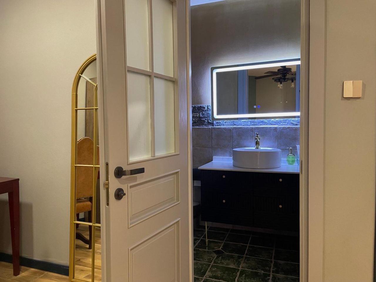 Apart Hotel Console Tbilisi Eksteriør billede